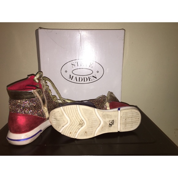 Steve Madden Sneaker - Picture 7 of 8